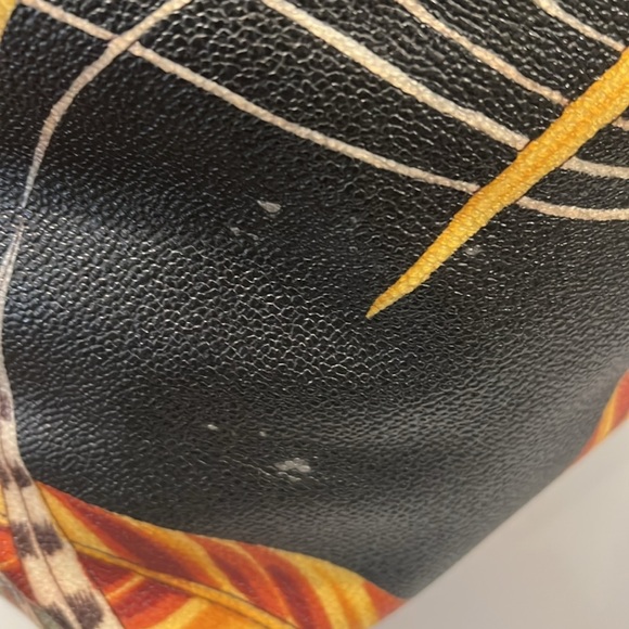 Salvatore Ferragamo Jungle Print Tote Bag - Picture 13 of 13